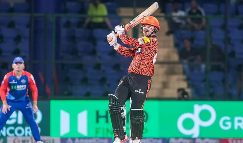 fastest 100 in ipl by team