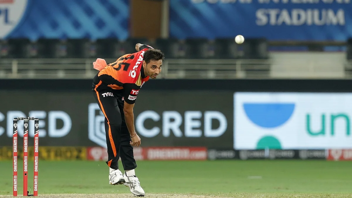Bhuvneshwar Kumar bowling for Sunrisers Hyderabad, ipl purple cap winners list