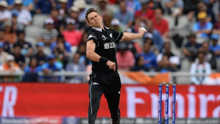 Trent Boult in bowling action, batsmen dismissed by the first ball of an ipl match