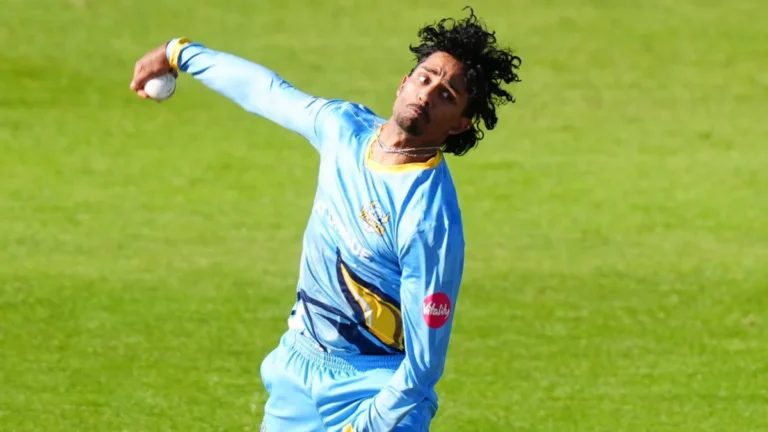 Jafer Chohan Sydney Sixers - Jafer Chohan bowling