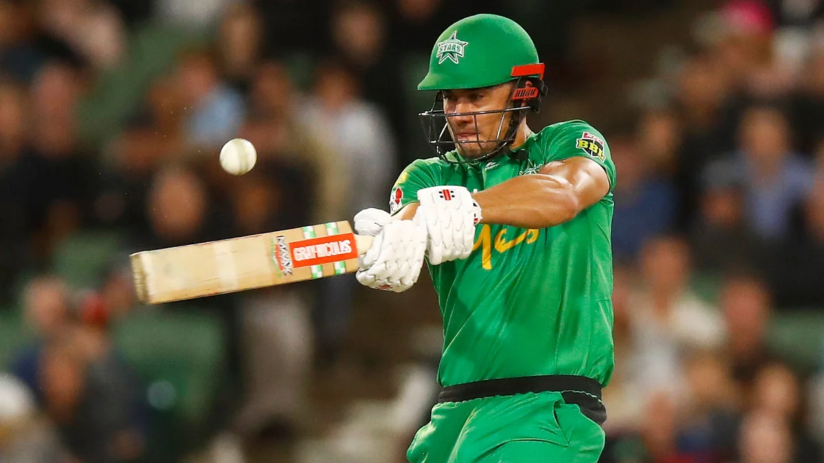Marcus Stoinis bats for the Melbourne Stars in the Melbourne Stars vs Melbourne Renegades head to head record