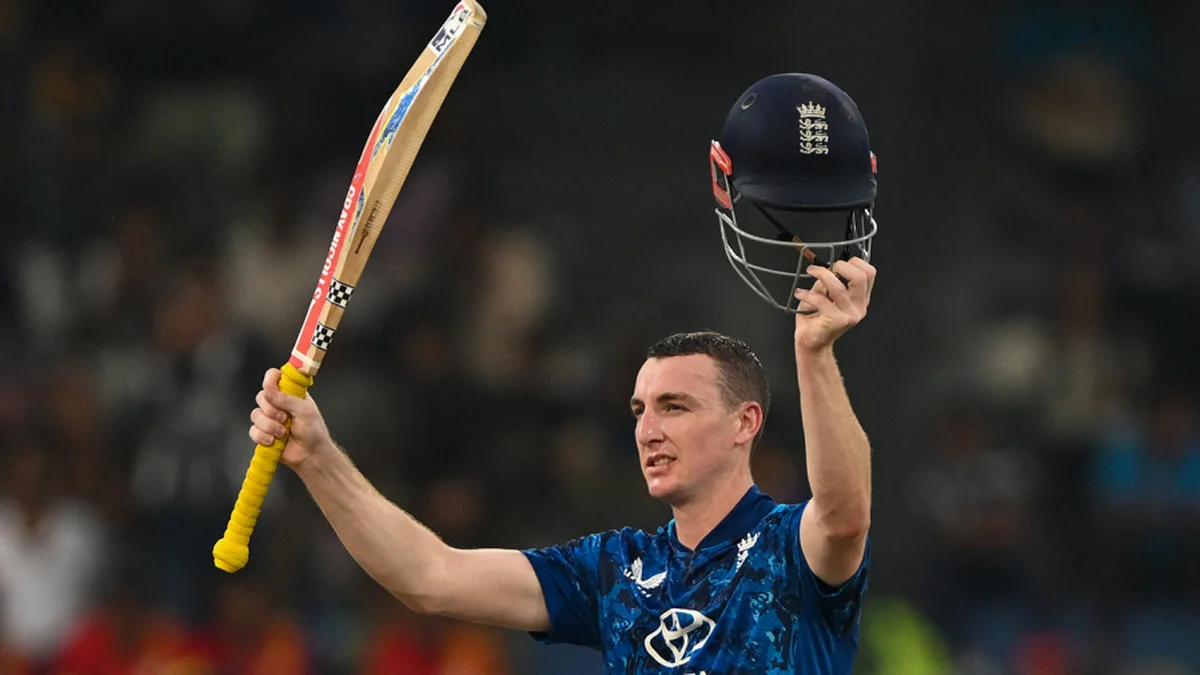 England vs Sri Lanka head to head ODI - Harry Brook raises his bat after reaching his hundred in the 3rd ODI