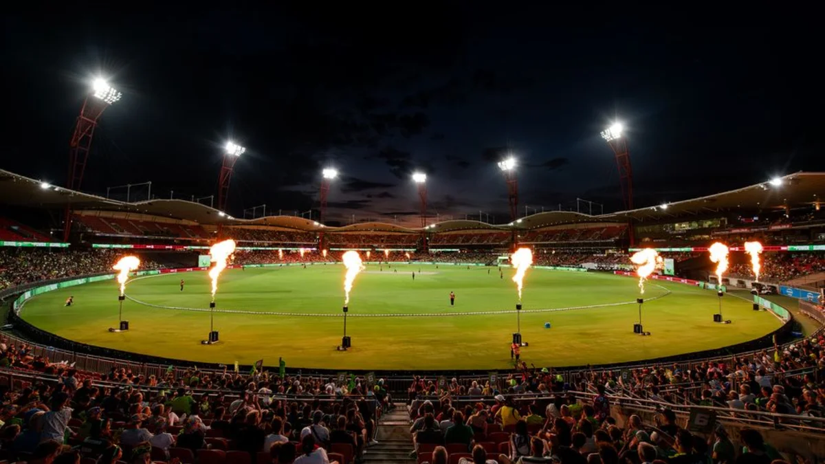 Melbourne Stars BBL 2026-27 squad star Glenn Maxwell plays a big shot