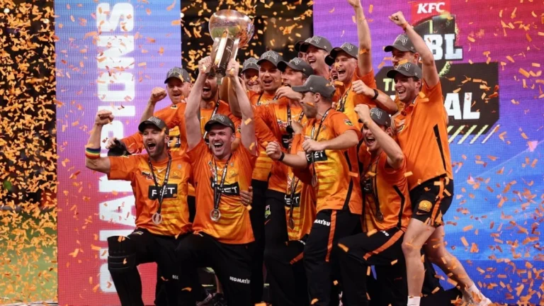 Aneurin Donald Perth Scorchers BBL 2026-27 - Perth Scorchers players celebrate a BBL title win